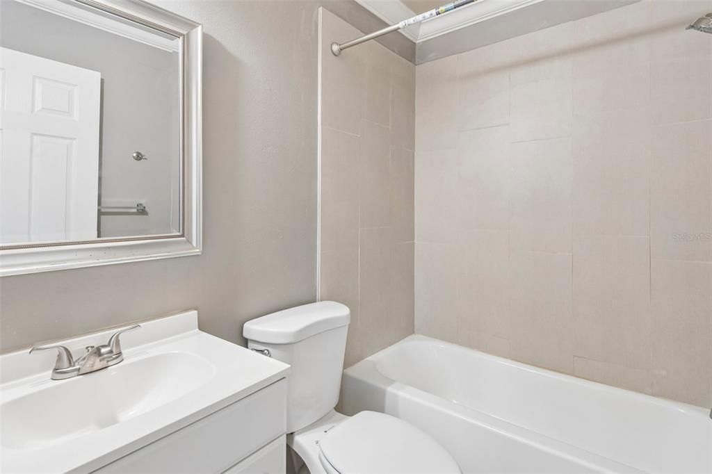 For Sale: $190,000 (3 beds, 1 baths, 943 Square Feet)