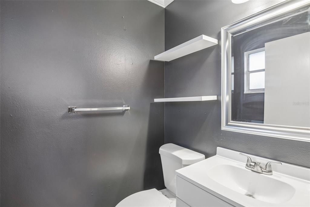 For Sale: $190,000 (3 beds, 1 baths, 943 Square Feet)