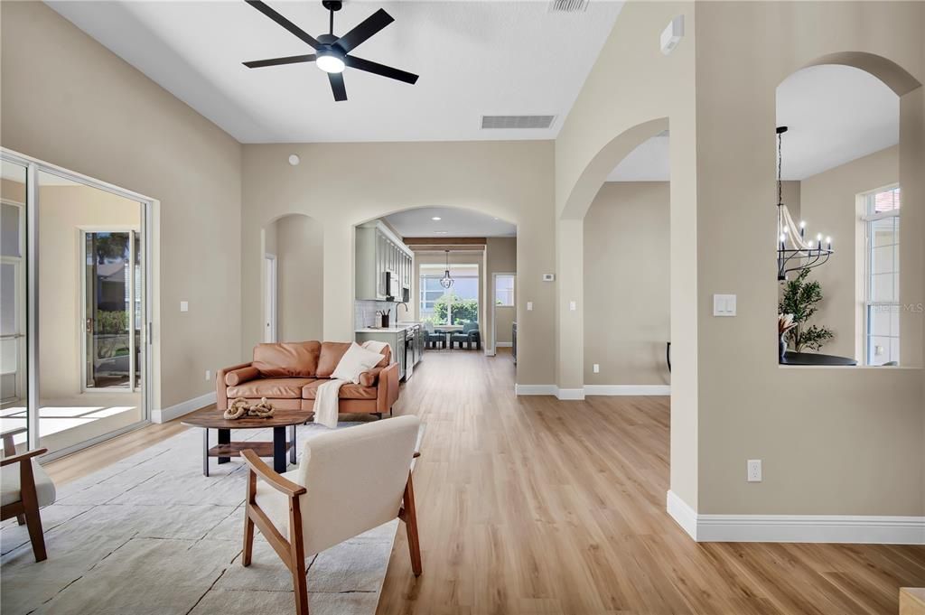 For Sale: $325,000 (2 beds, 2 baths, 1918 Square Feet)