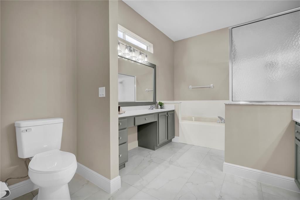 For Sale: $325,000 (2 beds, 2 baths, 1918 Square Feet)