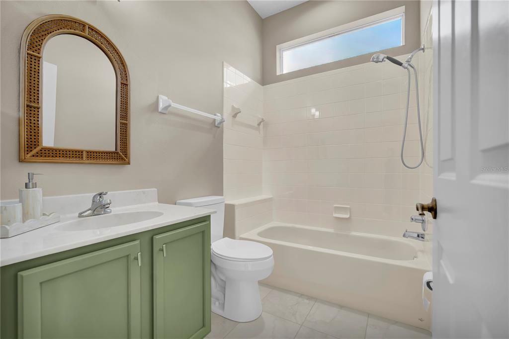 For Sale: $325,000 (2 beds, 2 baths, 1918 Square Feet)