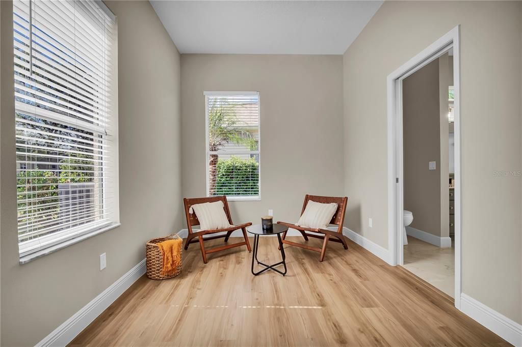 For Sale: $325,000 (2 beds, 2 baths, 1918 Square Feet)