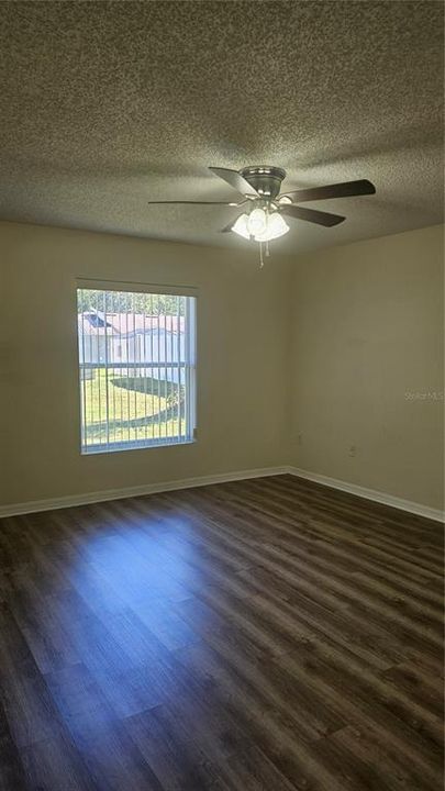 For Rent: $1,800 (3 beds, 2 baths, 1359 Square Feet)