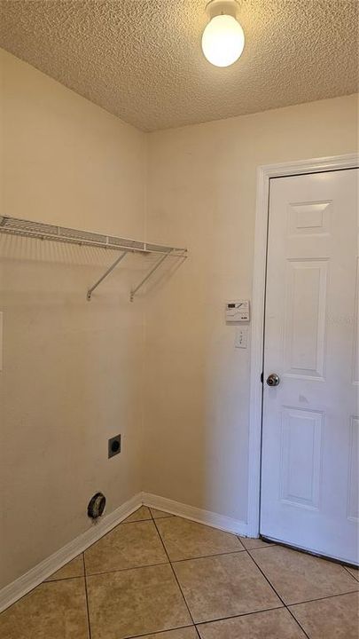 For Rent: $1,800 (3 beds, 2 baths, 1359 Square Feet)