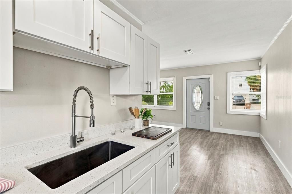 For Sale: $599,900 (3 beds, 2 baths, 1103 Square Feet)