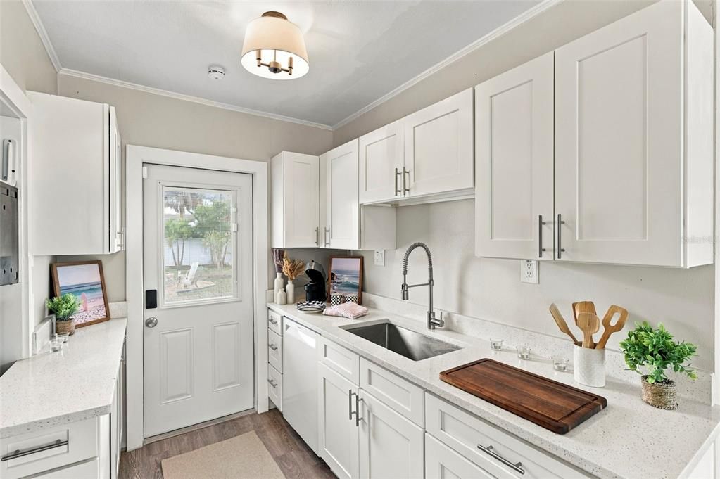 For Sale: $599,900 (3 beds, 2 baths, 1103 Square Feet)