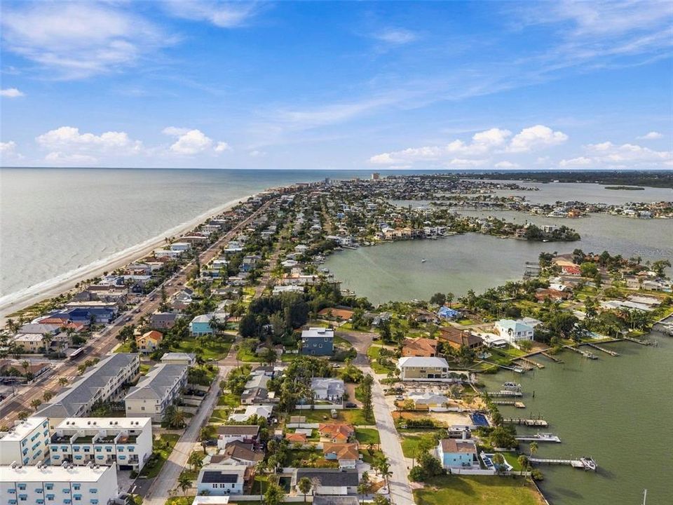 For Sale: $599,900 (3 beds, 2 baths, 1103 Square Feet)