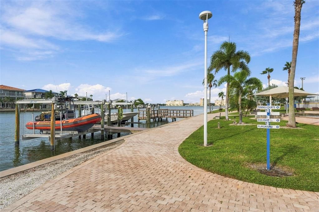 For Sale: $599,900 (3 beds, 2 baths, 1103 Square Feet)