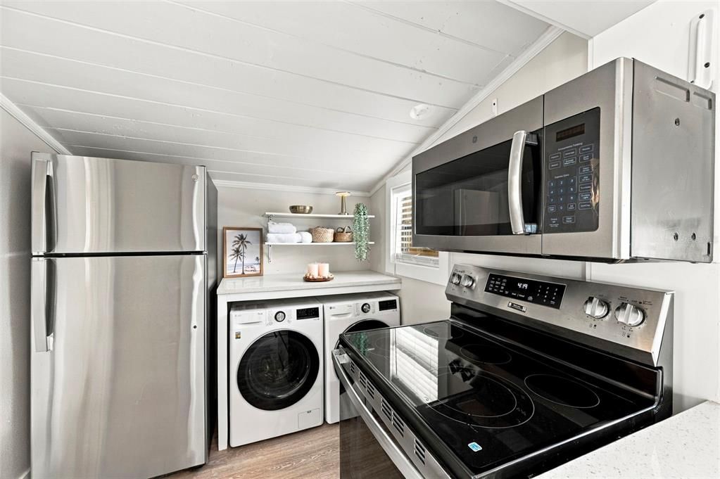 For Sale: $599,900 (3 beds, 2 baths, 1103 Square Feet)