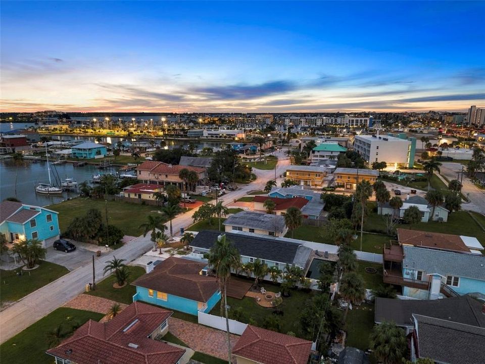 For Sale: $599,900 (3 beds, 2 baths, 1103 Square Feet)
