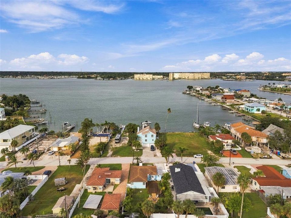 For Sale: $599,900 (3 beds, 2 baths, 1103 Square Feet)