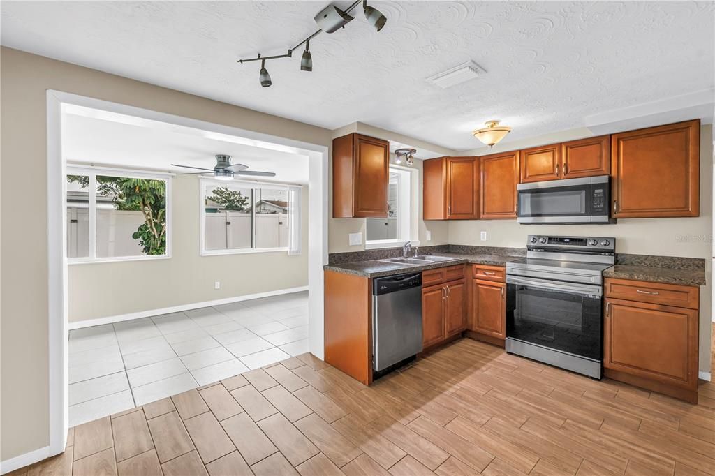 En Venta: $249,000 (3 camas, 2 baños, 1020 Pies cuadrados)