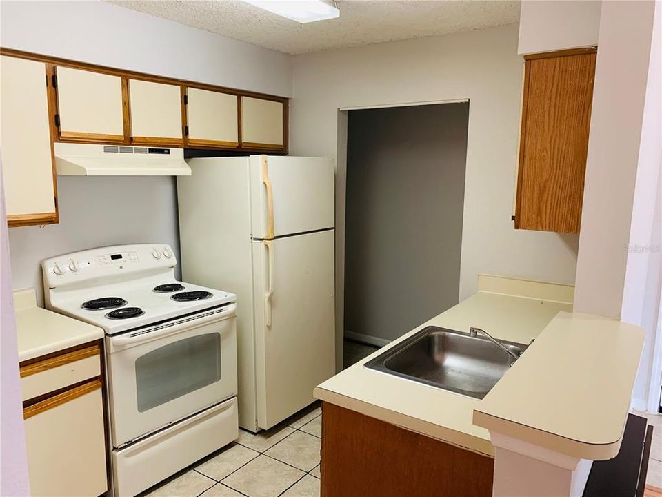 For Rent: $1,125 (1 beds, 1 baths, 627 Square Feet)