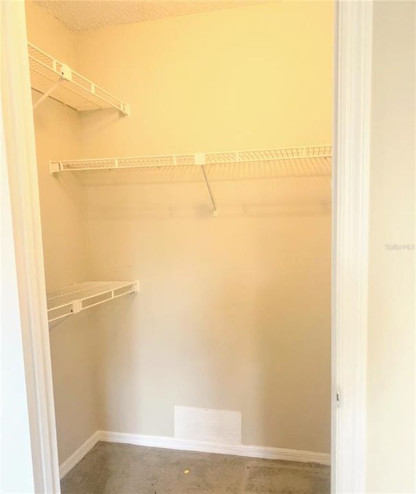 For Rent: $1,125 (1 beds, 1 baths, 627 Square Feet)