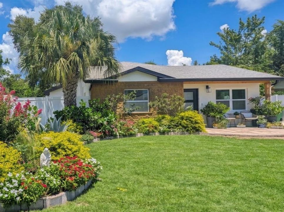 En Venta: $699,900 (4 camas, 2 baños, 1689 Pies cuadrados)