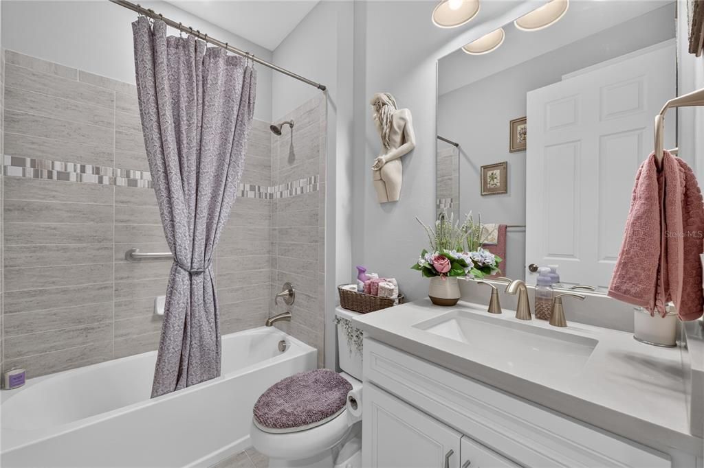 Под контрактом: $445,000 (2 спален, 2 ванн, 1906 Квадратных фут)