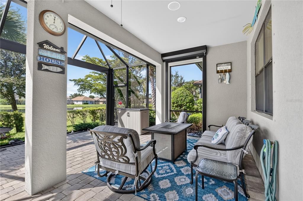 Под контрактом: $445,000 (2 спален, 2 ванн, 1906 Квадратных фут)