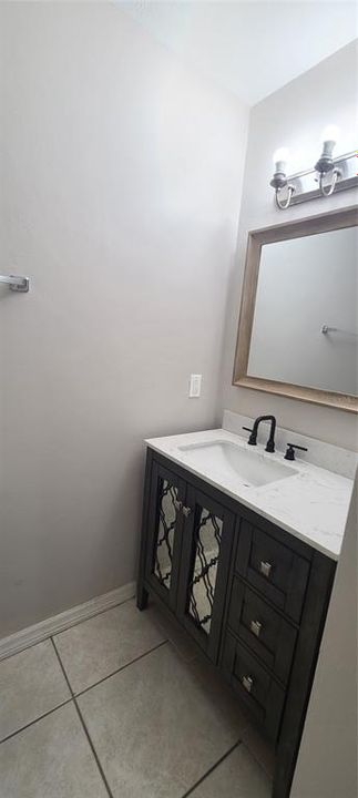 На продажу: $199,900 (2 спален, 2 ванн, 1152 Квадратных фут)