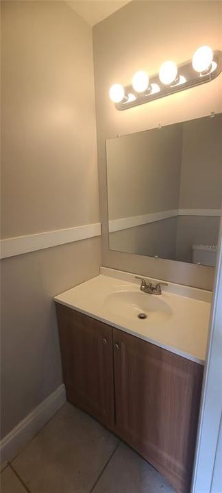 На продажу: $199,900 (2 спален, 2 ванн, 1152 Квадратных фут)