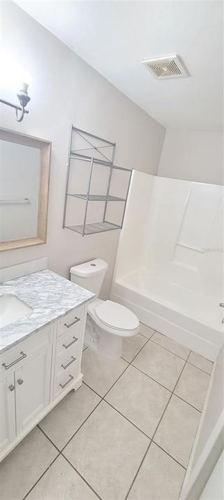 На продажу: $199,900 (2 спален, 2 ванн, 1152 Квадратных фут)