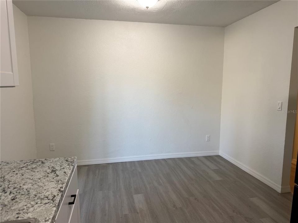 В аренду: $1,600 (3 спален, 1 ванн, 1169 Квадратных фут)