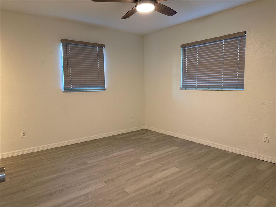 В аренду: $1,600 (3 спален, 1 ванн, 1169 Квадратных фут)