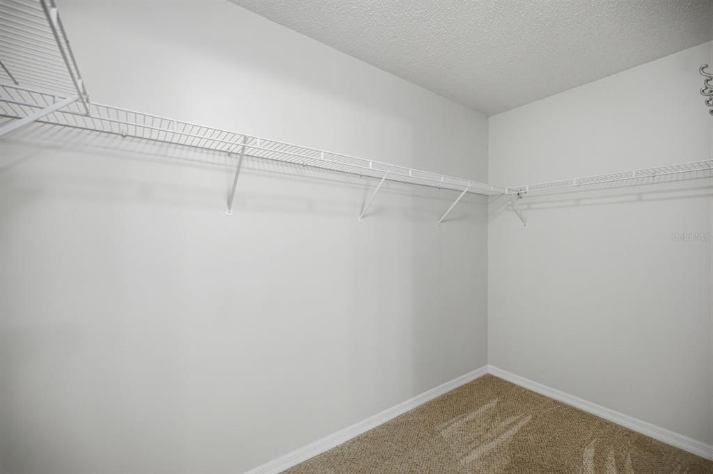 For Sale: $290,000 (3 beds, 2 baths, 1392 Square Feet)