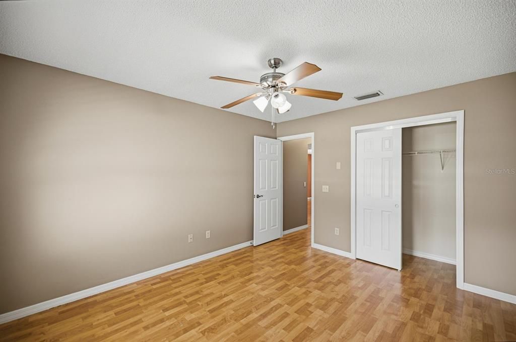 For Sale: $290,000 (3 beds, 2 baths, 1392 Square Feet)