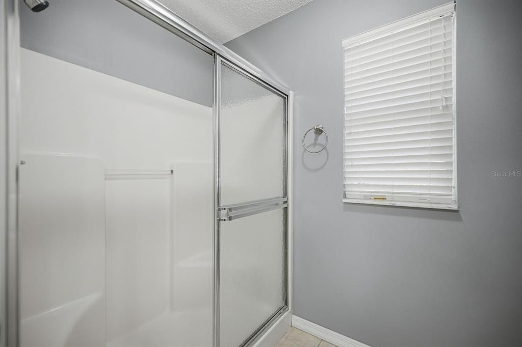 For Sale: $290,000 (3 beds, 2 baths, 1392 Square Feet)