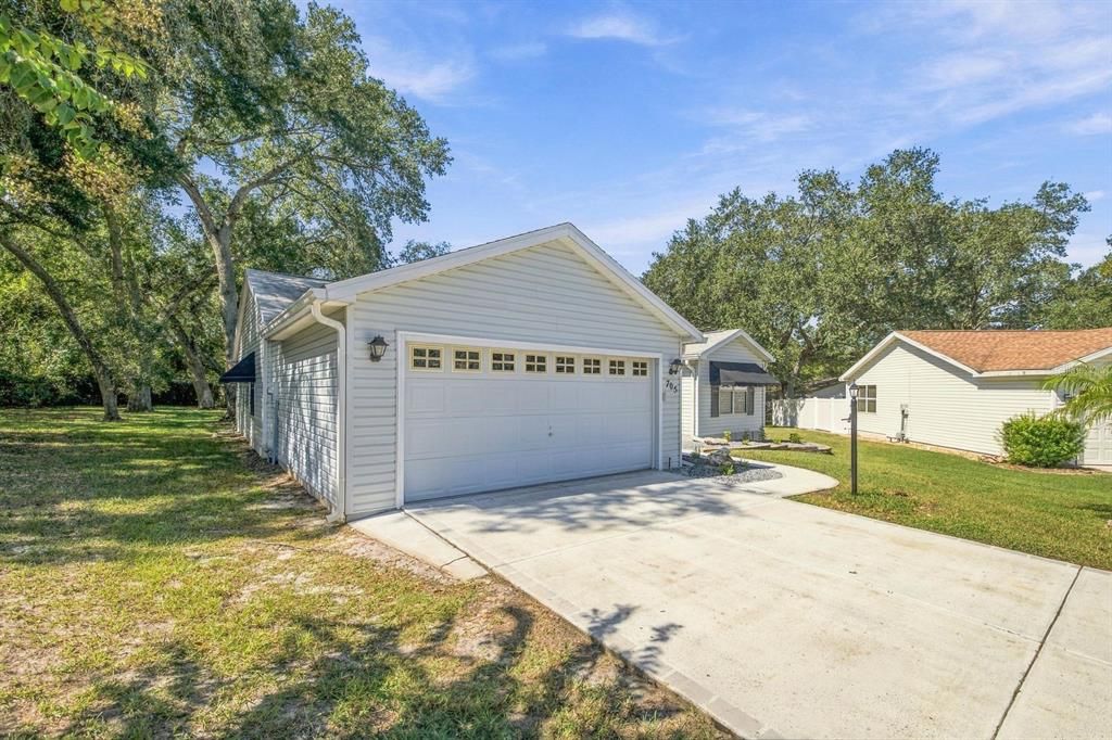 For Sale: $290,000 (3 beds, 2 baths, 1392 Square Feet)