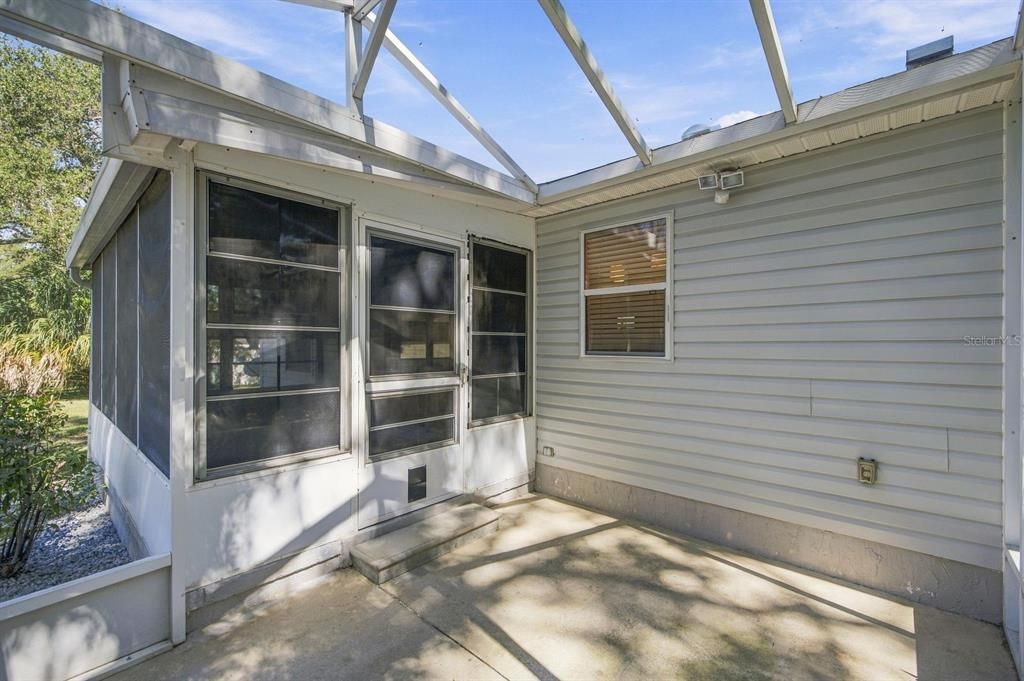 For Sale: $290,000 (3 beds, 2 baths, 1392 Square Feet)