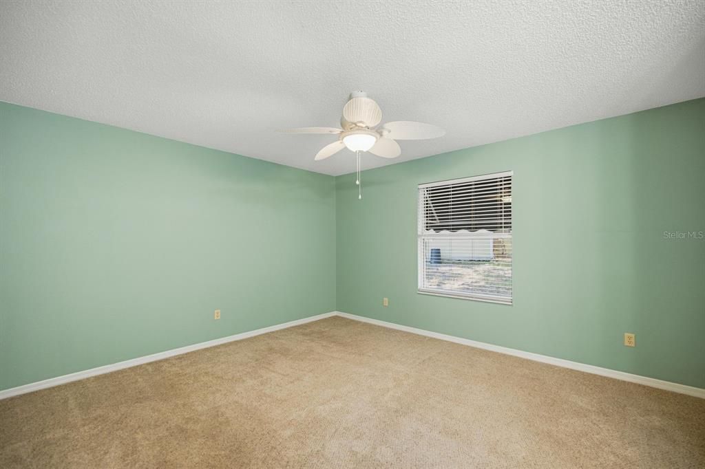For Sale: $290,000 (3 beds, 2 baths, 1392 Square Feet)