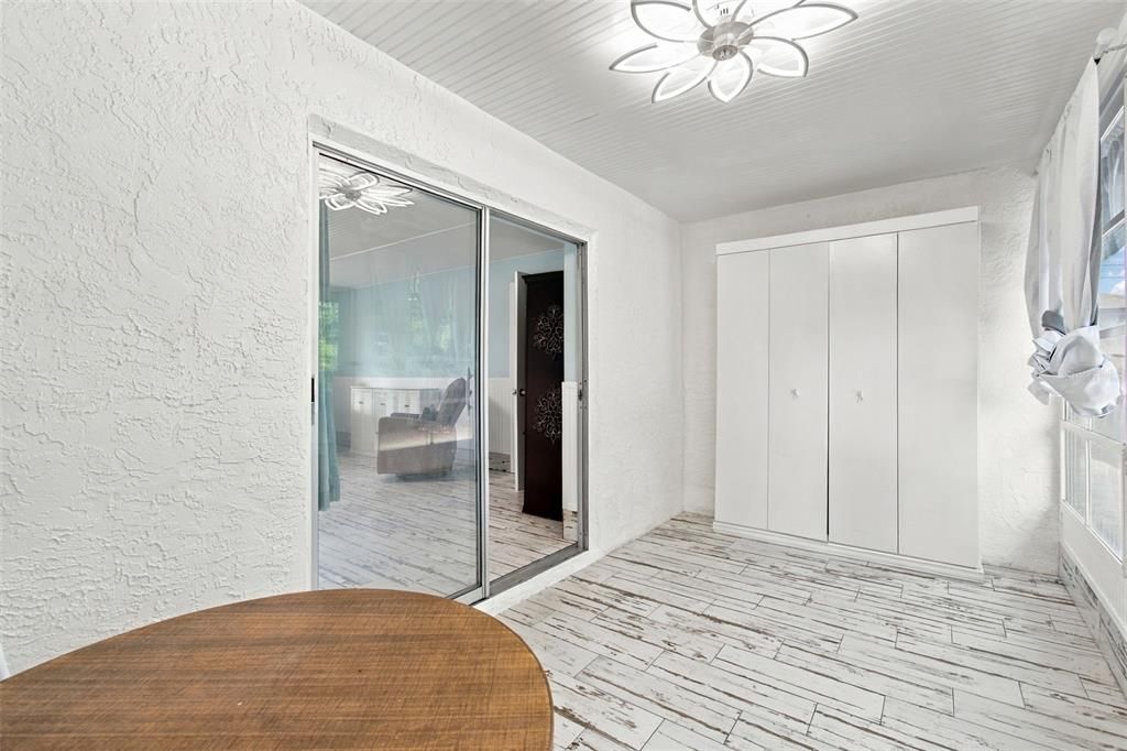En Venta: $245,000 (2 camas, 1 baños, 998 Pies cuadrados)