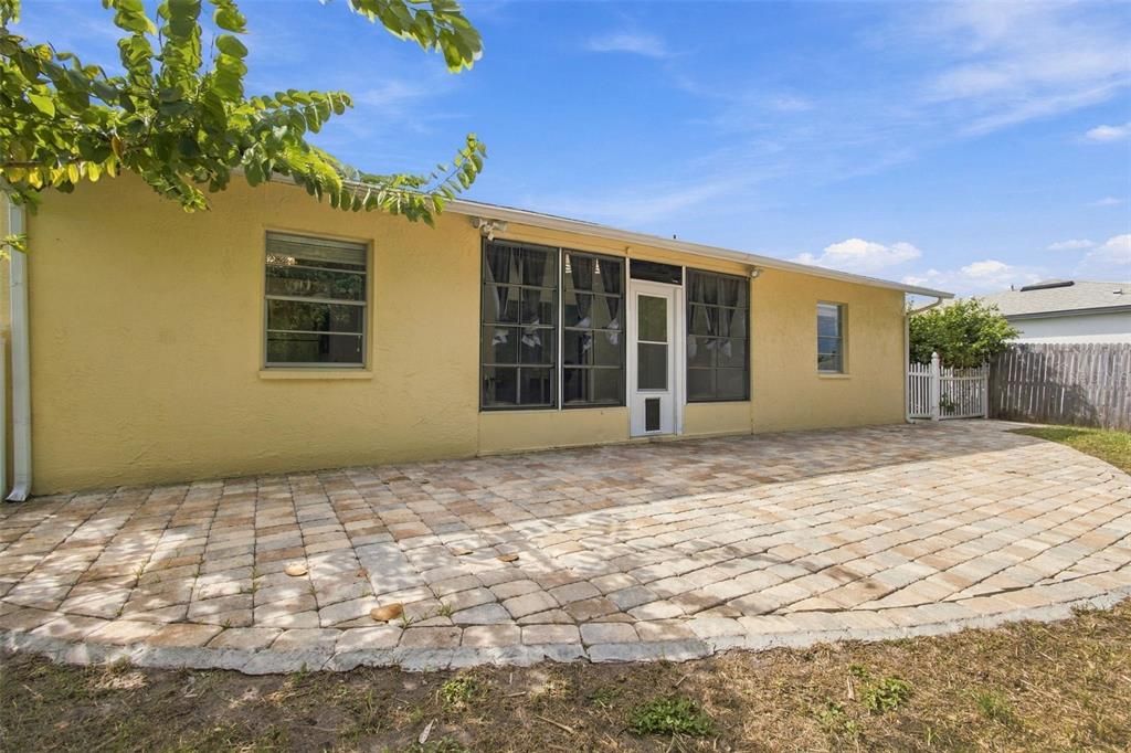 En Venta: $245,000 (2 camas, 1 baños, 998 Pies cuadrados)