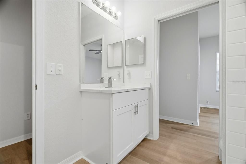 На продажу: $324,900 (3 спален, 2 ванн, 2155 Квадратных фут)