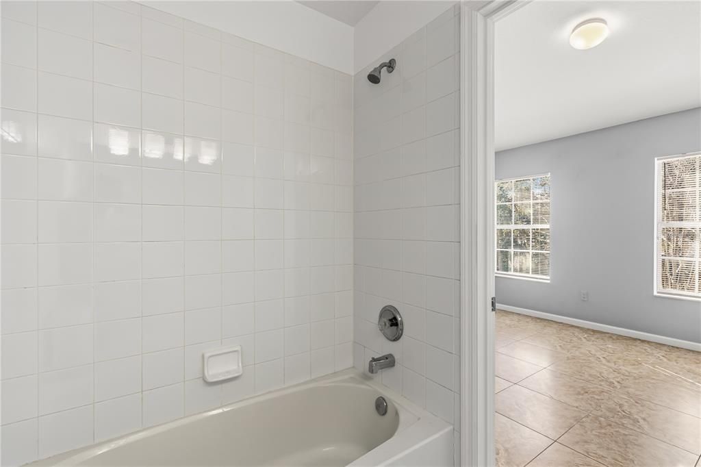 For Sale: $218,000 (2 beds, 2 baths, 1138 Square Feet)