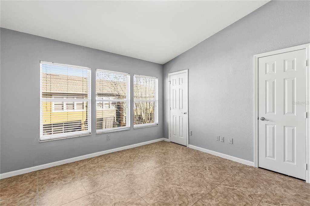 For Sale: $218,000 (2 beds, 2 baths, 1138 Square Feet)