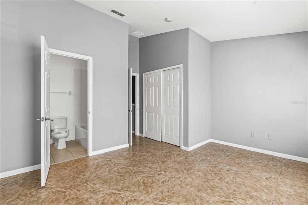 For Sale: $218,000 (2 beds, 2 baths, 1138 Square Feet)