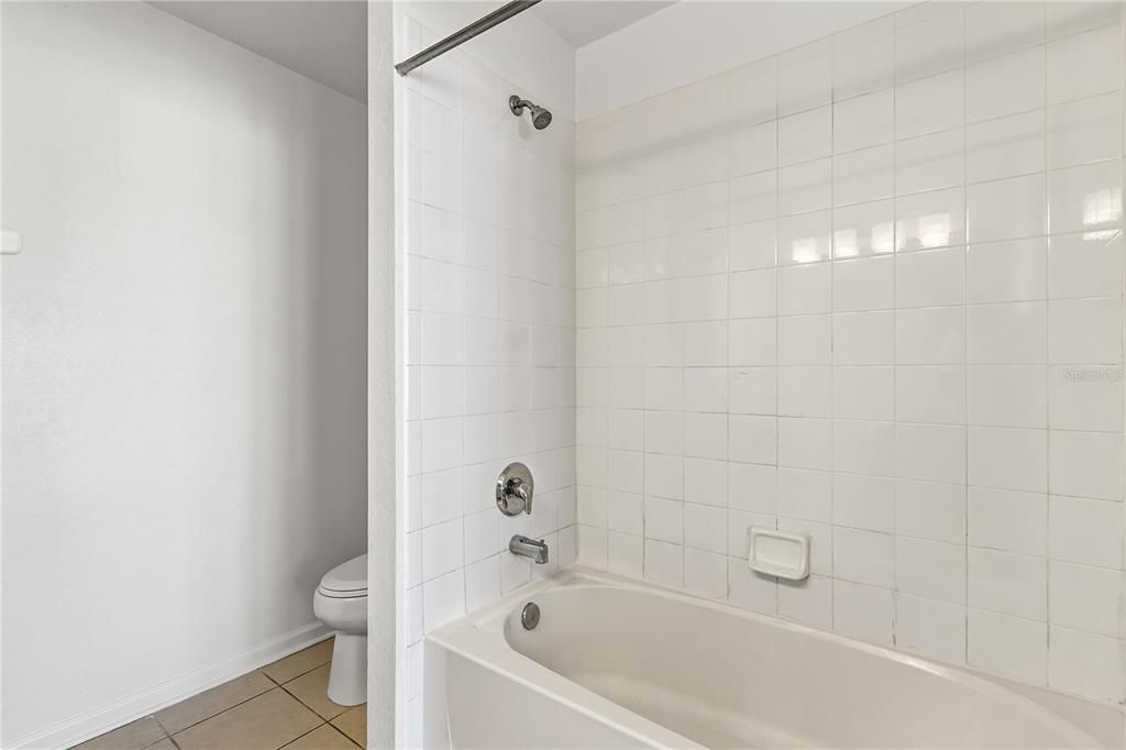 For Sale: $218,000 (2 beds, 2 baths, 1138 Square Feet)