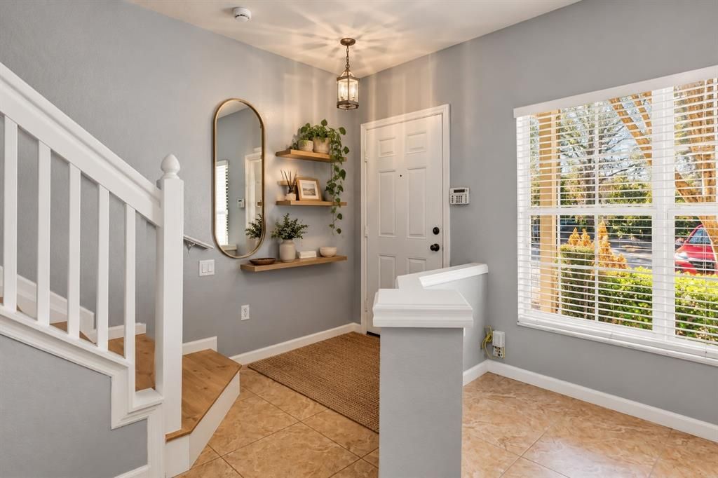 For Sale: $218,000 (2 beds, 2 baths, 1138 Square Feet)