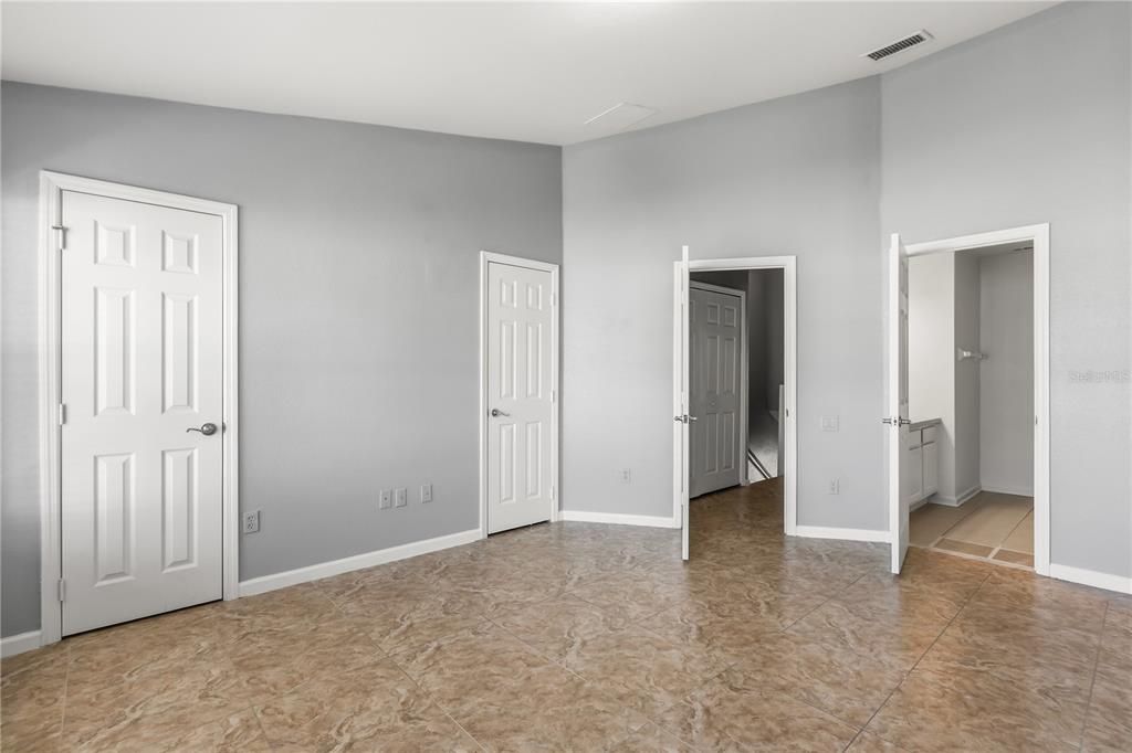 For Sale: $218,000 (2 beds, 2 baths, 1138 Square Feet)