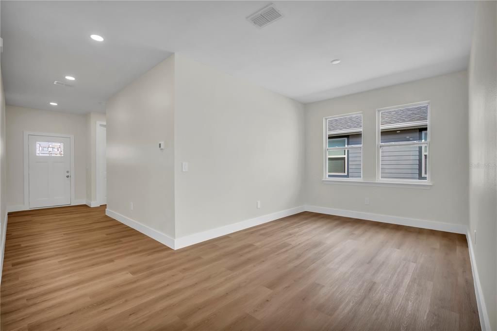 En Venta: $359,900 (3 camas, 2 baños, 1700 Pies cuadrados)