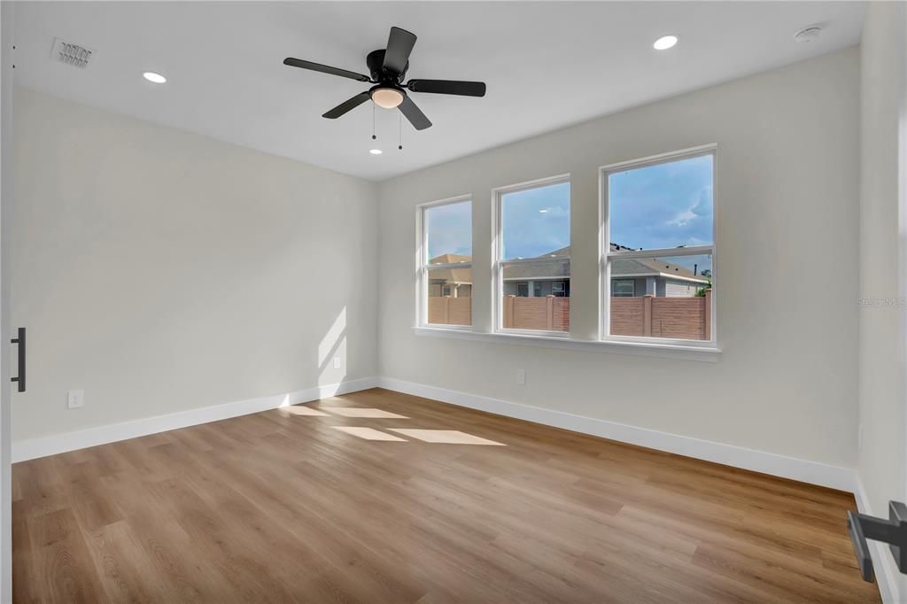 En Venta: $359,900 (3 camas, 2 baños, 1700 Pies cuadrados)