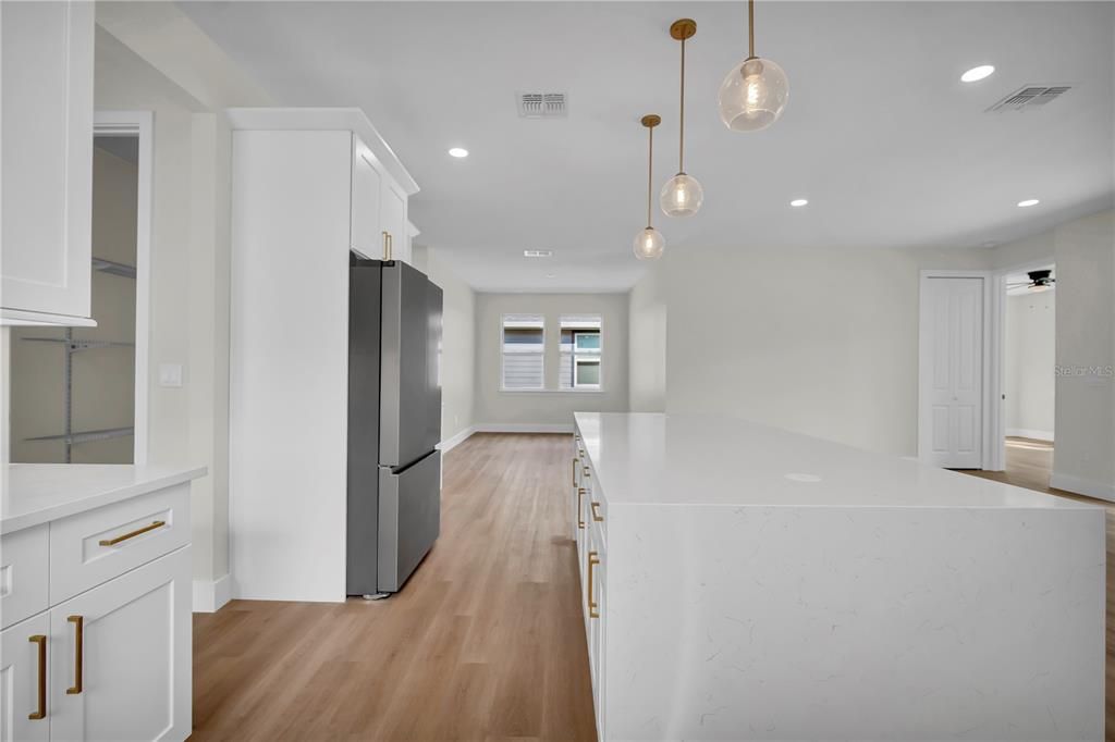 En Venta: $359,900 (3 camas, 2 baños, 1700 Pies cuadrados)