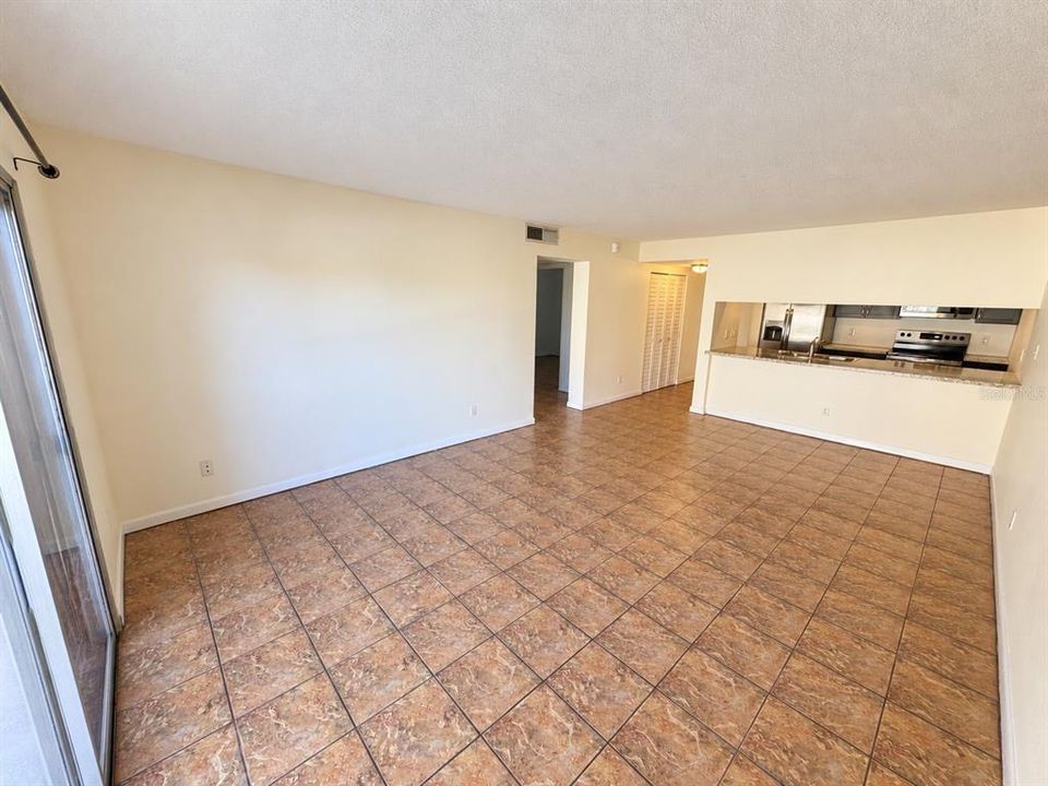 For Sale: $107,000 (2 beds, 1 baths, 783 Square Feet)