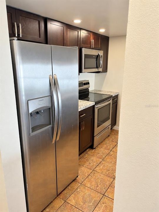 For Sale: $107,000 (2 beds, 1 baths, 783 Square Feet)
