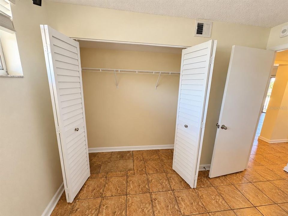 For Sale: $107,000 (2 beds, 1 baths, 783 Square Feet)