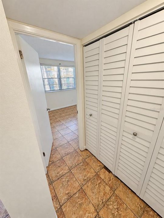 For Sale: $107,000 (2 beds, 1 baths, 783 Square Feet)