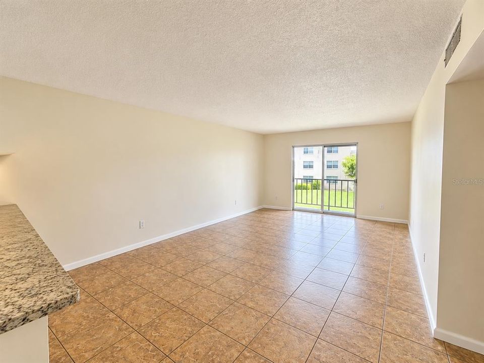 For Sale: $107,000 (2 beds, 1 baths, 783 Square Feet)