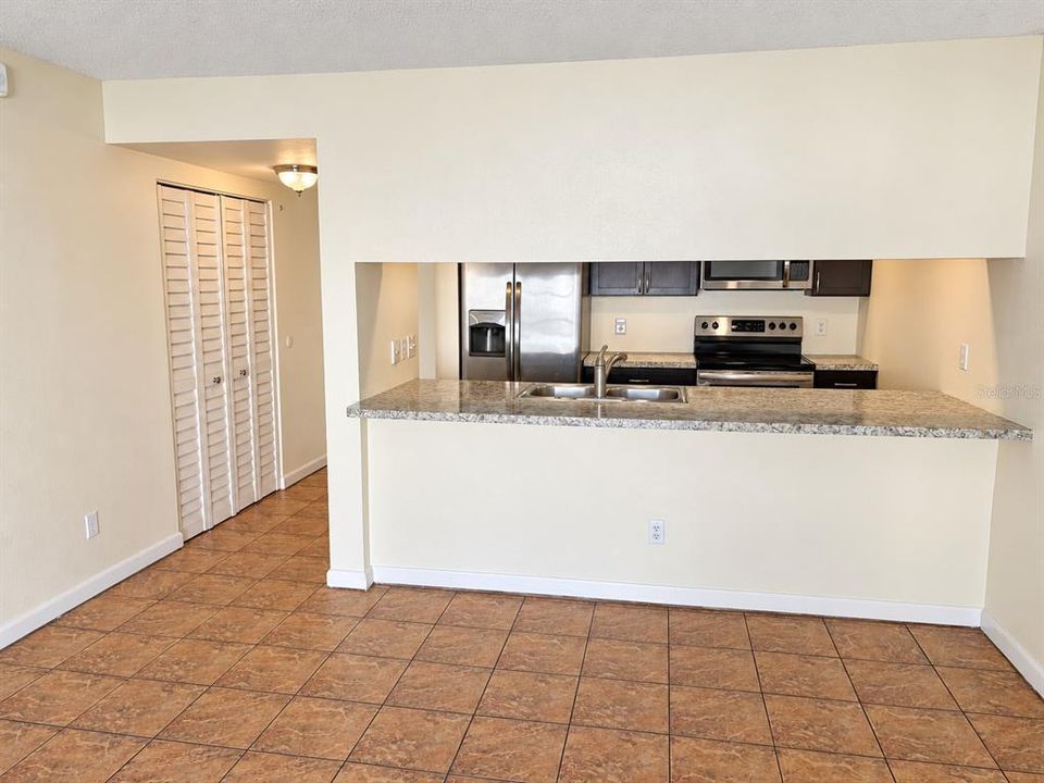 For Sale: $107,000 (2 beds, 1 baths, 783 Square Feet)